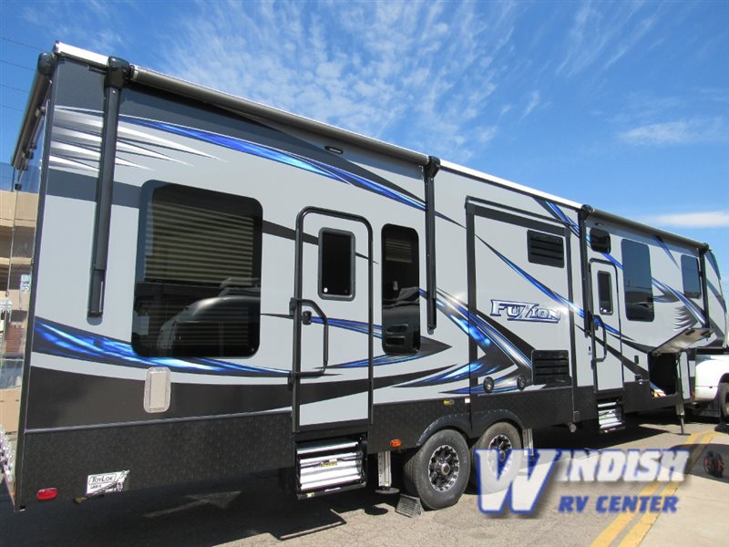 Keystone Fuzion Fifth Wheel Toy Hauler Exterior