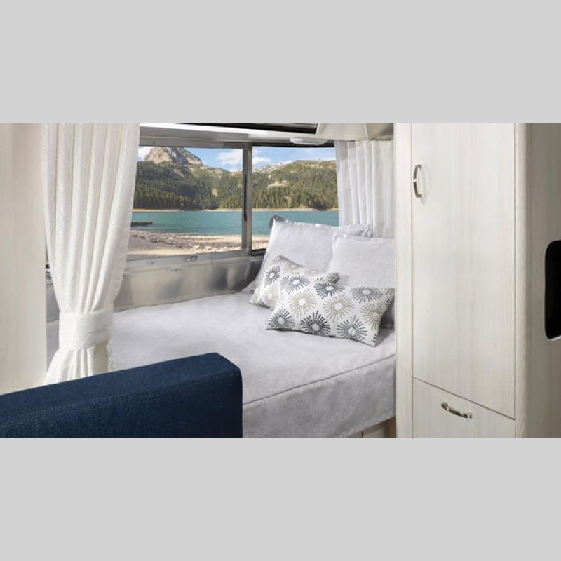 Airstream Bambi