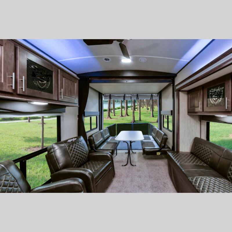 Cruiser RV Stryker Garage